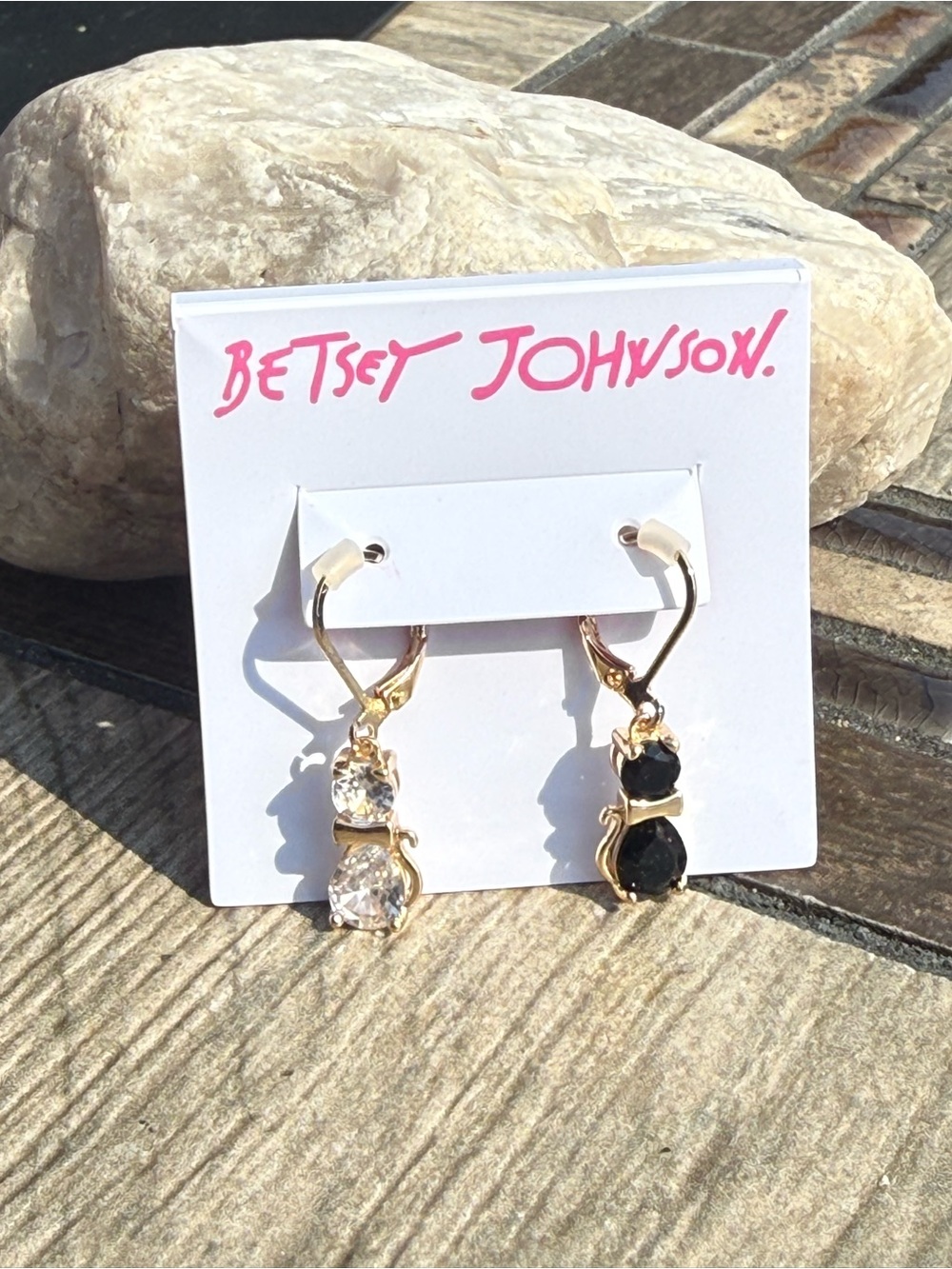 NWT Betsey Johnson Mismatched Cat Novelty Drop Earrings